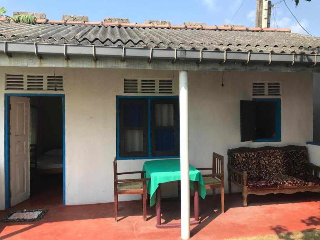 Sunset Beach Cabana Амбалангода Екстериор снимка